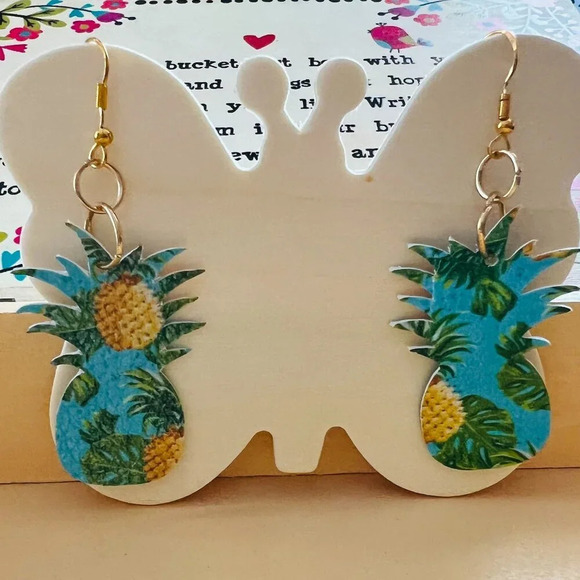 🌞🍍 Adorable Pineapple Earrings: Your Perfect Summer Accessory! 🍍🌞 - Picture 1 of 1